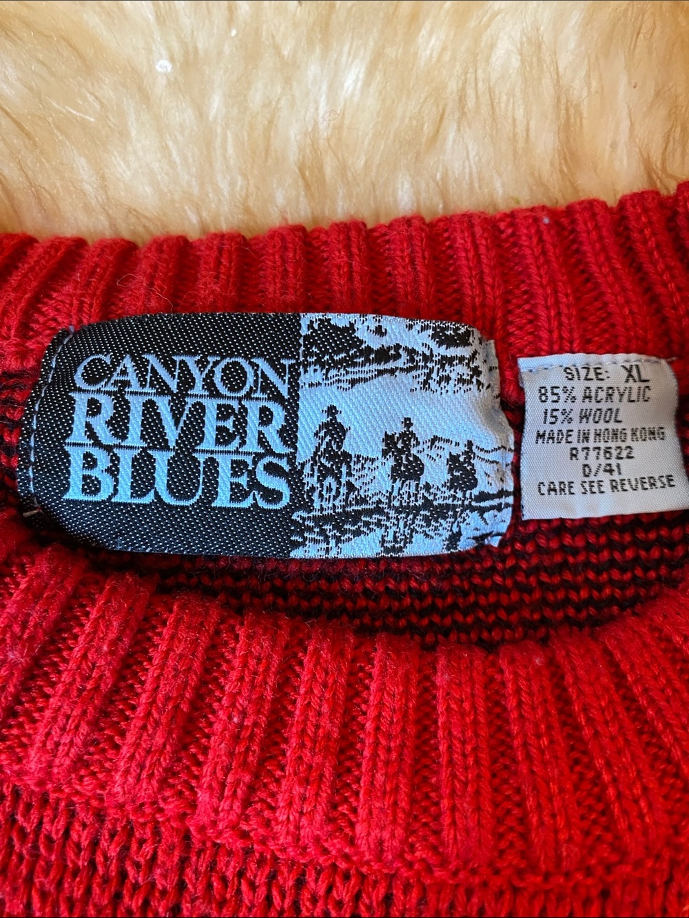 Absolutely Stunning Vintage Red Aztec Thunderbird Knit Sweater - Picture 2 of 5
